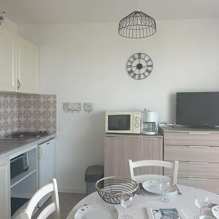 Notre-dame-de-monts: 26m² Pour 4 Avec Vue Sur Et Parking - Fr-1-540-310 דירה