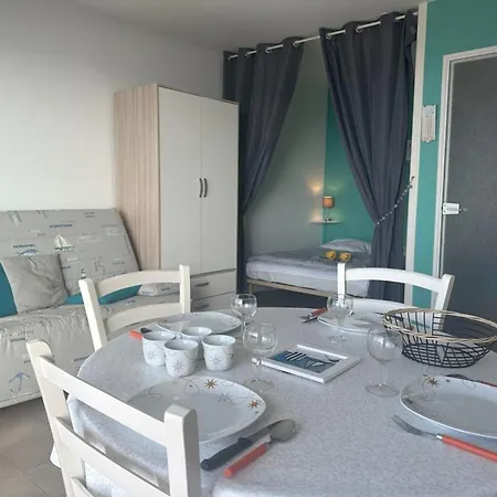 Apartamento Notre-dame-de-monts: 26m² Pour 4 Avec Vue Sur Et Parking - Fr-1-540-310