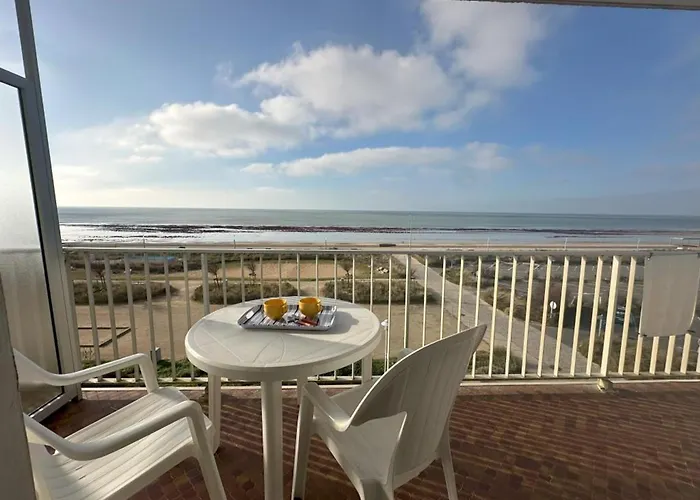 Appartement Notre-dame-de-monts: 26m² Pour 4 Avec Vue Sur Et Parking - Fr-1-540-310 *